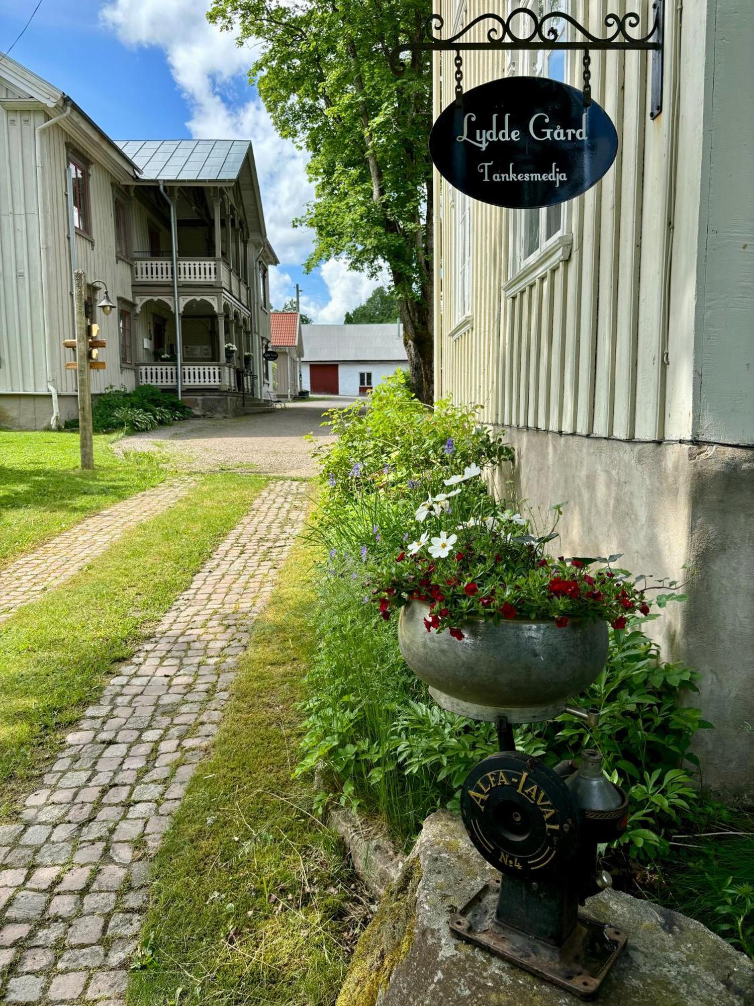 Lydde Gård Hotel Kinna Eksteriør billede